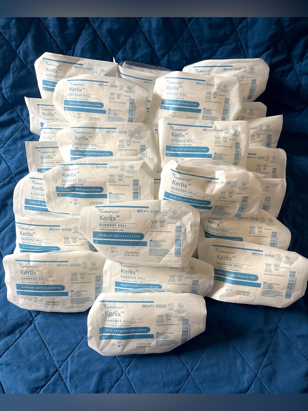 Lot of 29 Cardinal Health Kerlix Gauze Bandage Rolls 6715 EXP 2030 (4.5”x4.1yd)